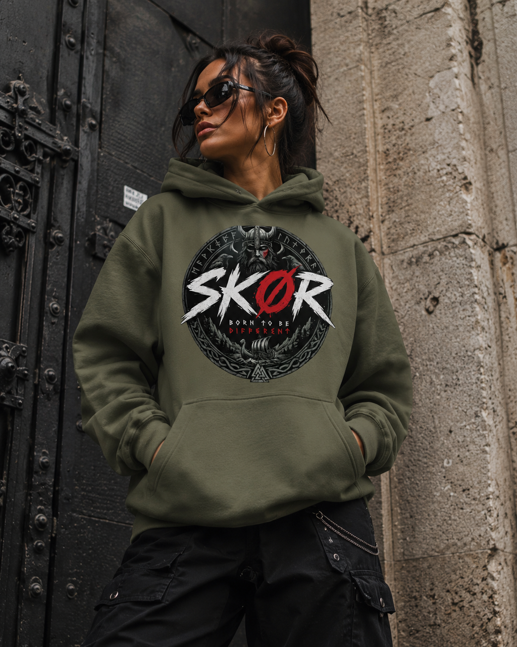 SKØR SWEAT A CAPUCHE UNISEXE BORN TO BE DIFFERENT