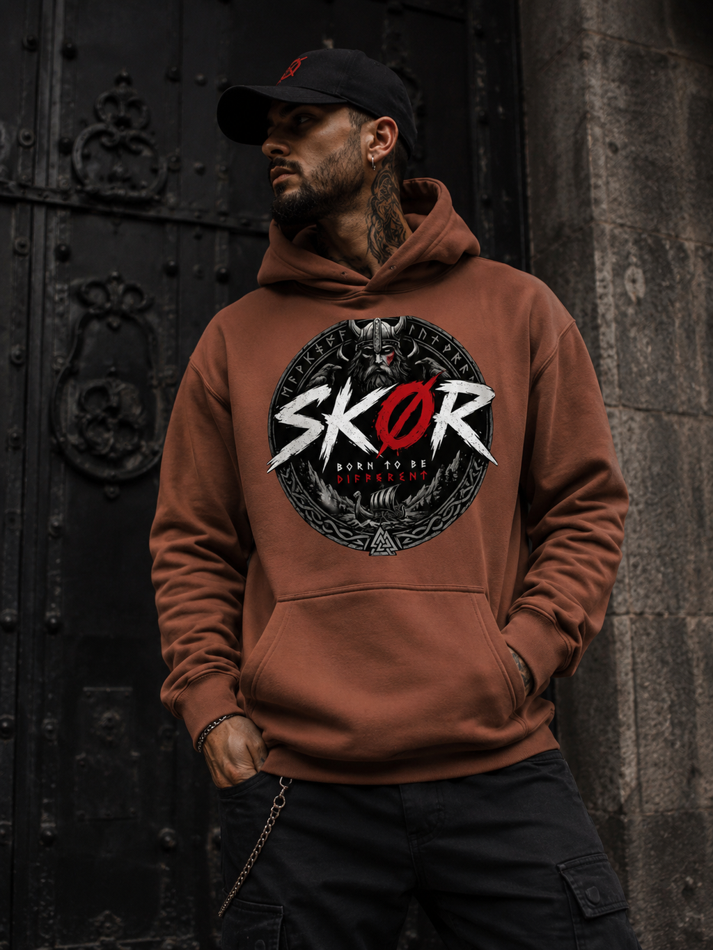 SKØR SWEAT A CAPUCHE UNISEXE BORN TO BE DIFFERENT