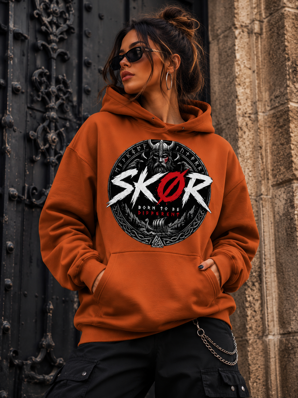 SKØR SWEAT A CAPUCHE UNISEXE BORN TO BE DIFFERENT