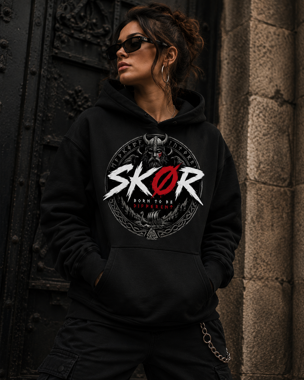 SKØR SWEAT A CAPUCHE UNISEXE BORN TO BE DIFFERENT