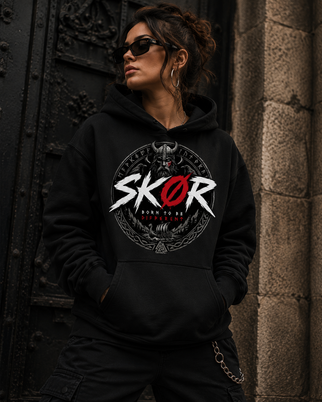 SKØR SWEAT A CAPUCHE UNISEXE BORN TO BE DIFFERENT