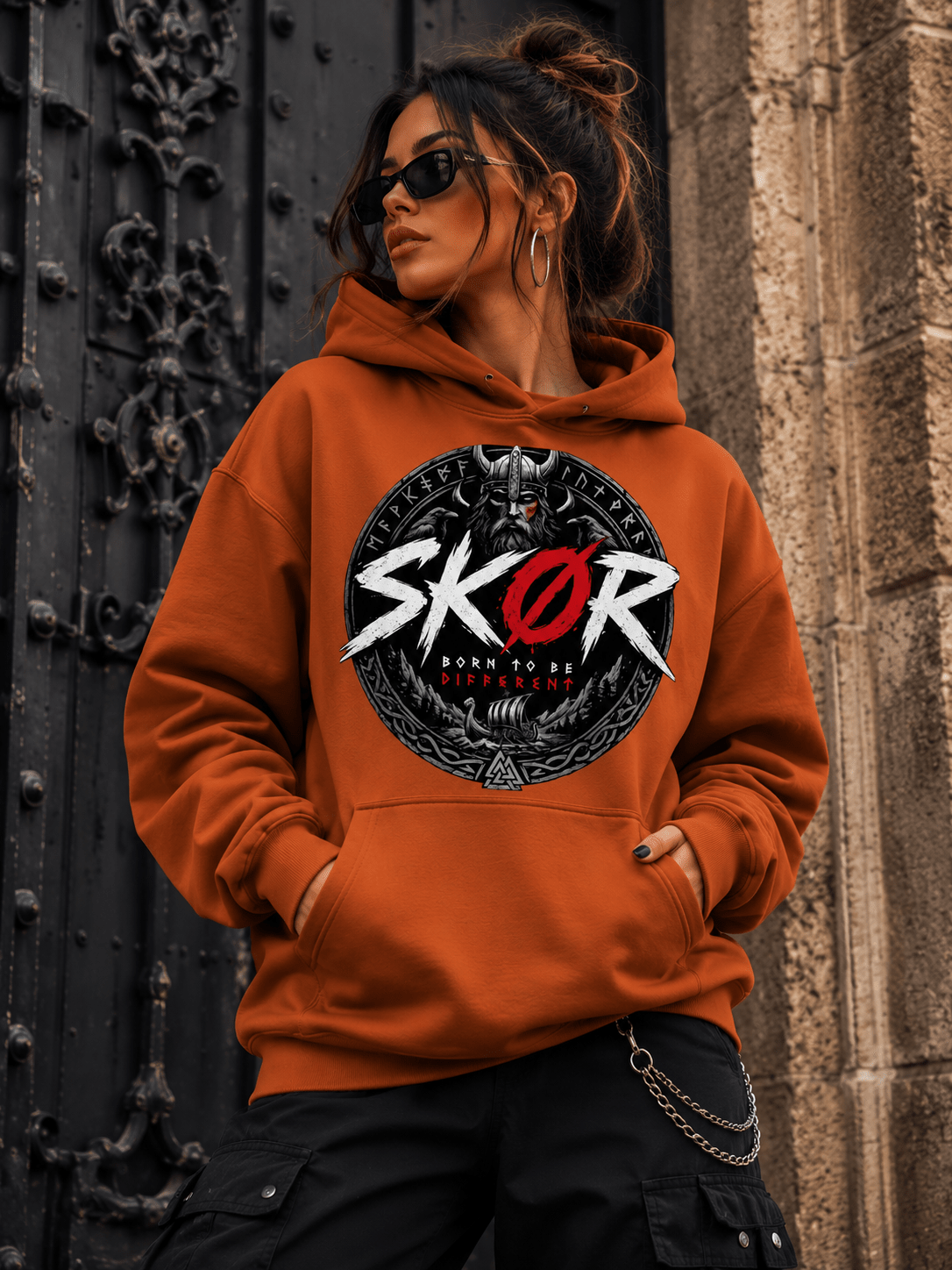 SKØR SWEAT A CAPUCHE UNISEXE BORN TO BE DIFFERENT - skør.shop