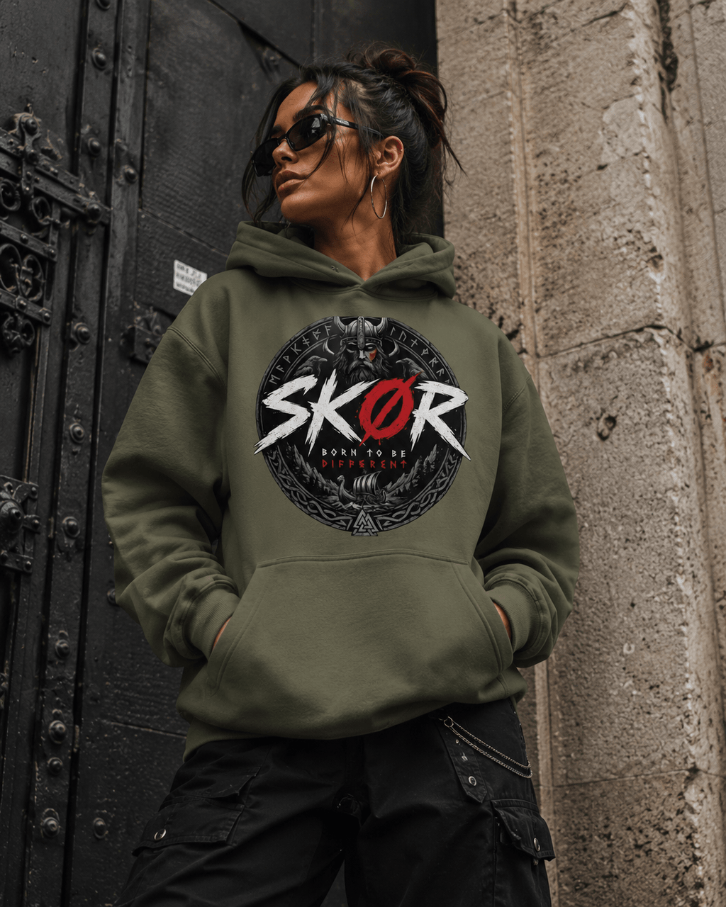 SKØR SWEAT A CAPUCHE UNISEXE BORN TO BE DIFFERENT - skør.shop