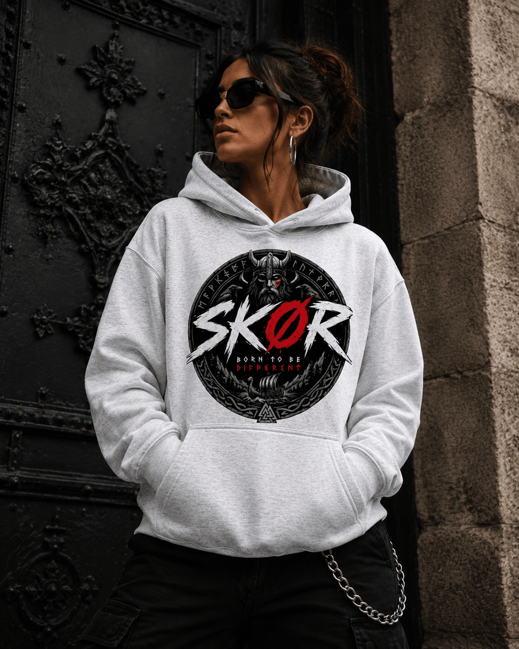 SKØR SWEAT A CAPUCHE UNISEXE BORN TO BE DIFFERENT - skør.shop