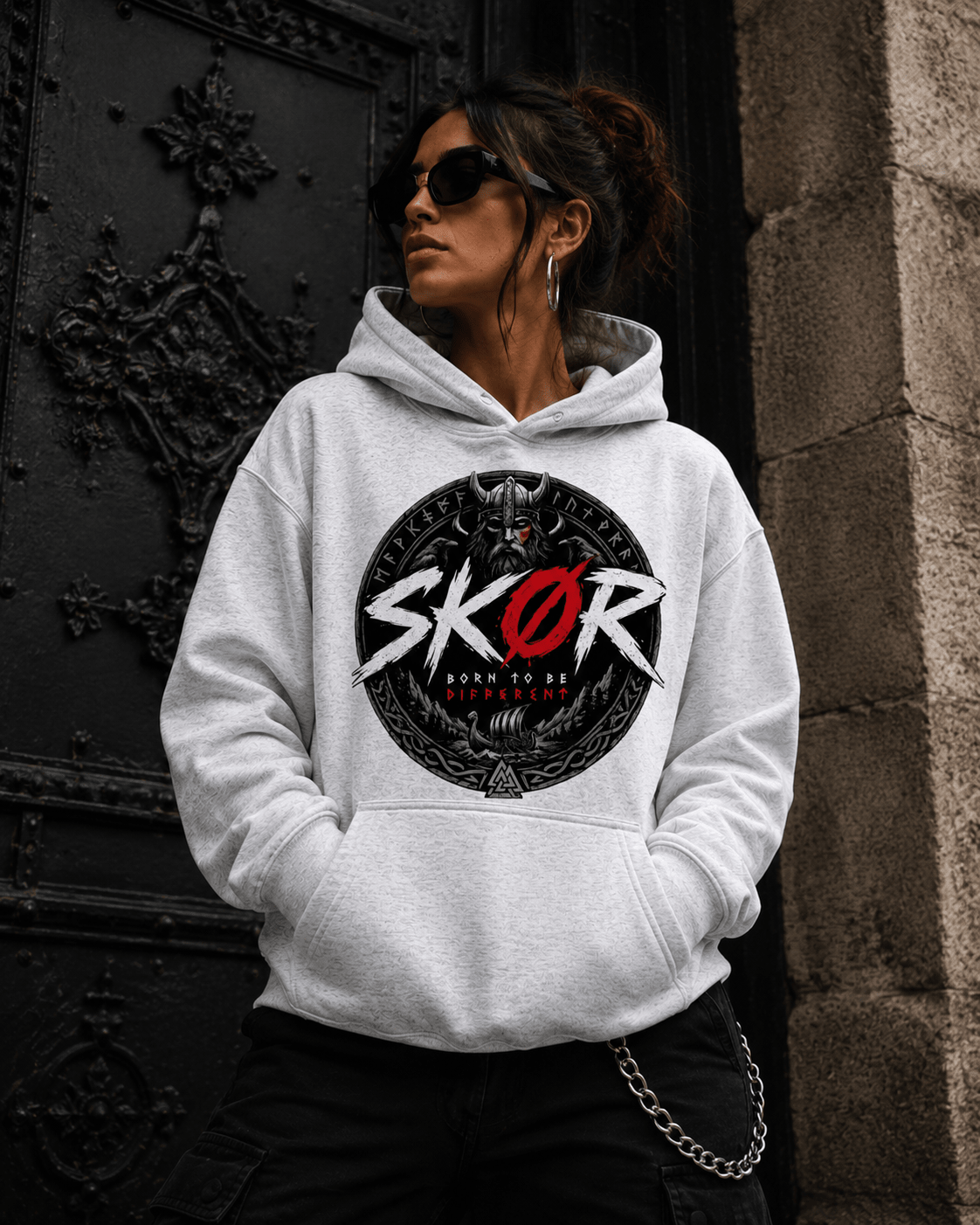 SKØR SWEAT A CAPUCHE UNISEXE BORN TO BE DIFFERENT - skør.shop